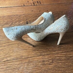 Gorgeous- Guess Heels - Like New Cream and Lace
